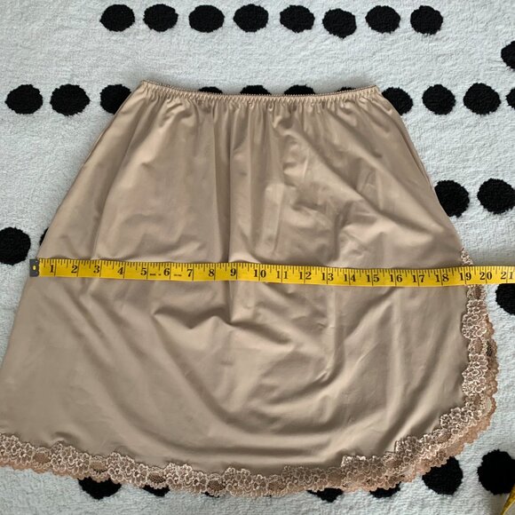 Jones New York short Slip Skirt Medium Nude Satin Lace Side Slit Elastic Waist - Picture 9 of 11